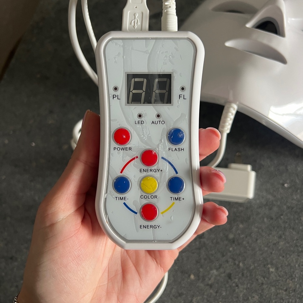 NEWKEY LED Facial Mask - Picture 2 of 3